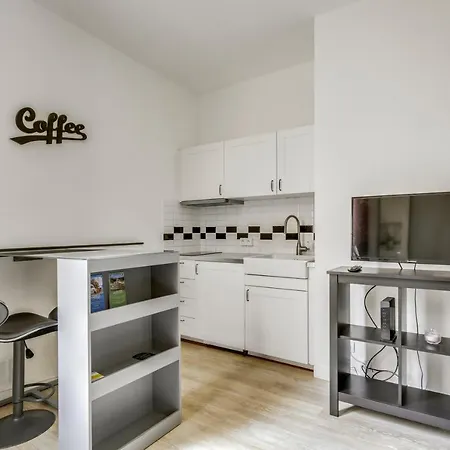Apartment Le Black And White - Trianon